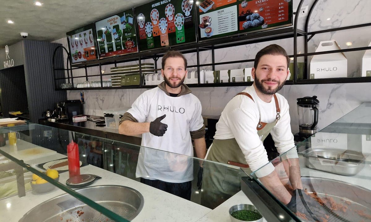Plant-forward Çiğköfte in der Altstadt Winterthur.